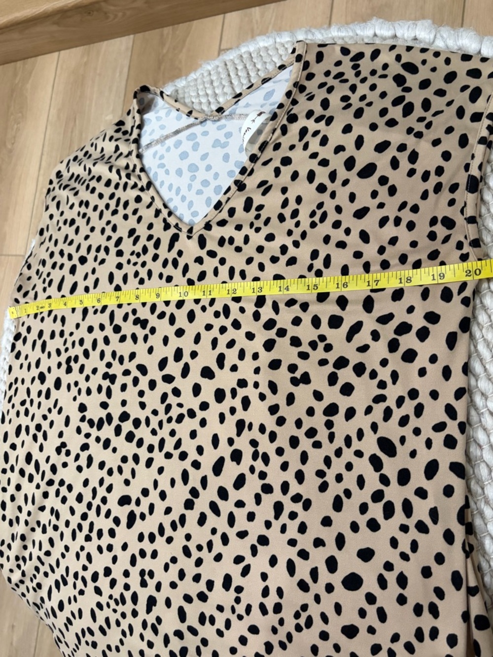 Tan and Black Dalmatian Print V Neck Dress Size Medium - Picture 7 of 13